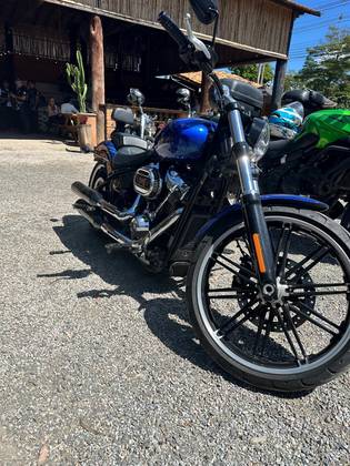 HARLEY-DAVIDSON SOFTAIL BREAKOUT 114 
